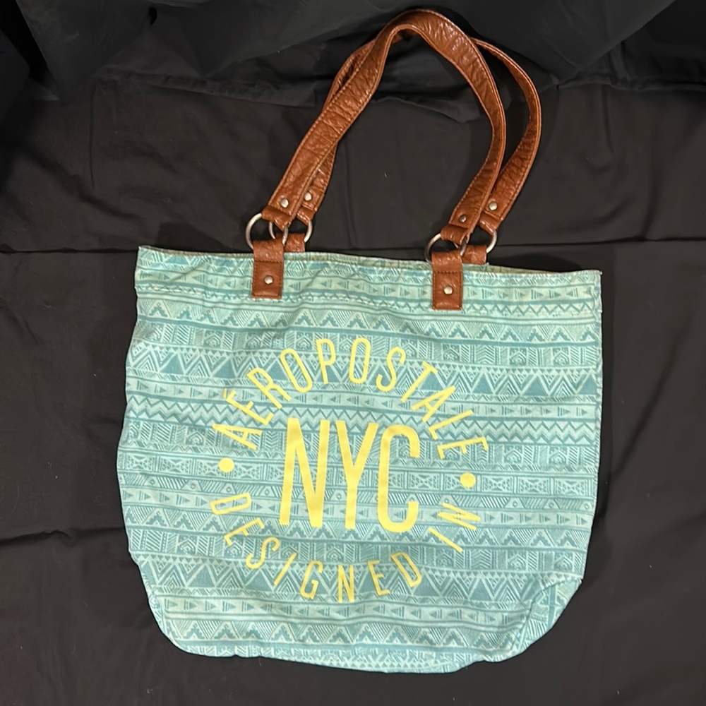 Aeropostale tote